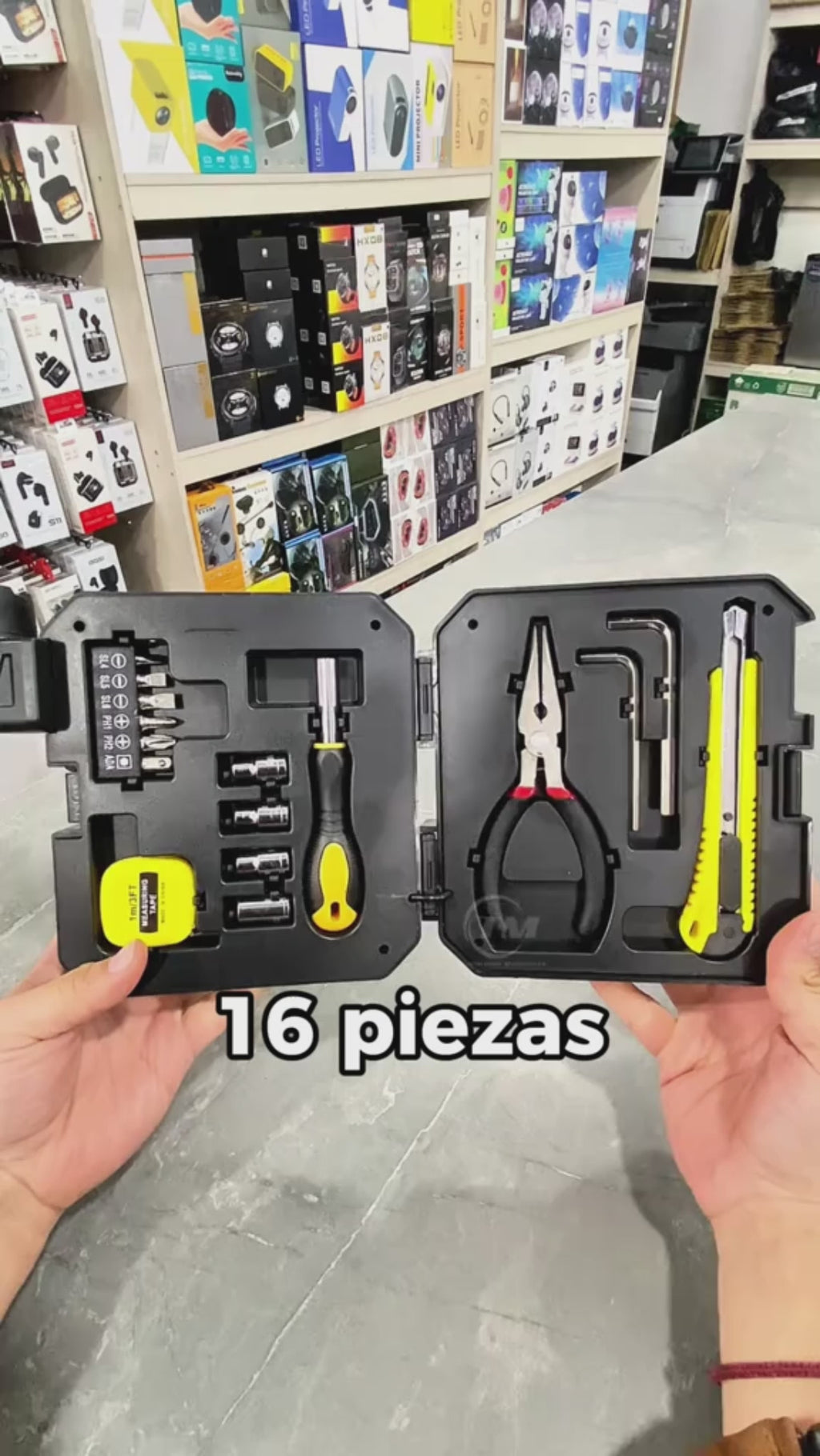 KIT HERRAMIENTAS, LINTERNA Y CARGADOR